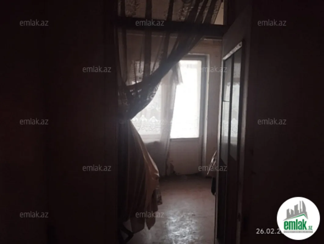 Satılır 5 otaqlı köhnə tikili 100 m²