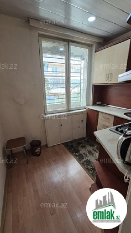 Satılır 1 otaqlı köhnə tikili 40 m²