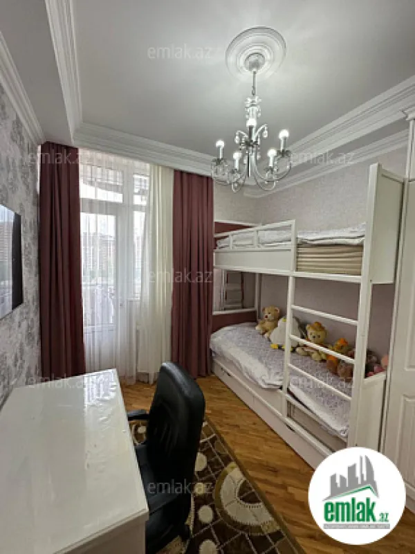 Satılır 3 otaqlı yeni tikili 80 m²
