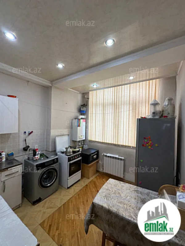 Satılır 3 otaqlı yeni tikili 80 m²