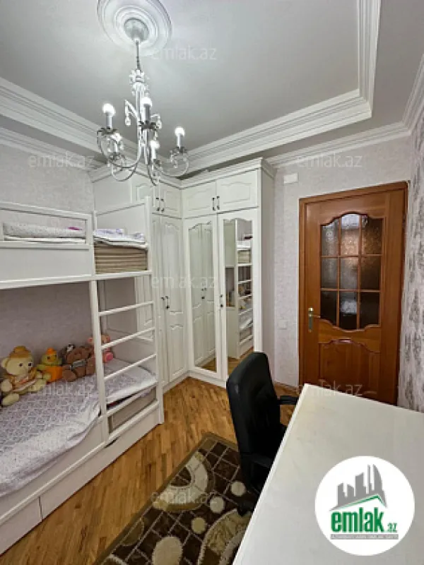 Satılır 3 otaqlı yeni tikili 80 m²