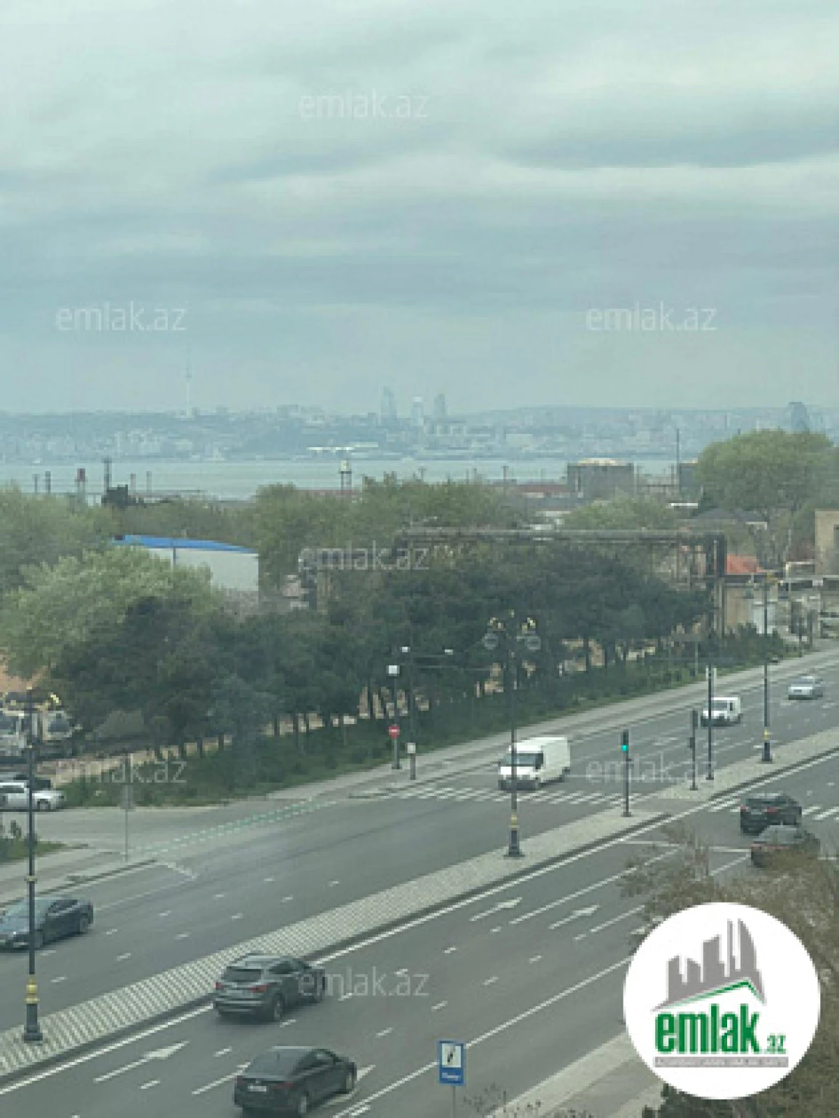 Satılır 4 otaqlı yeni tikili 200 m²