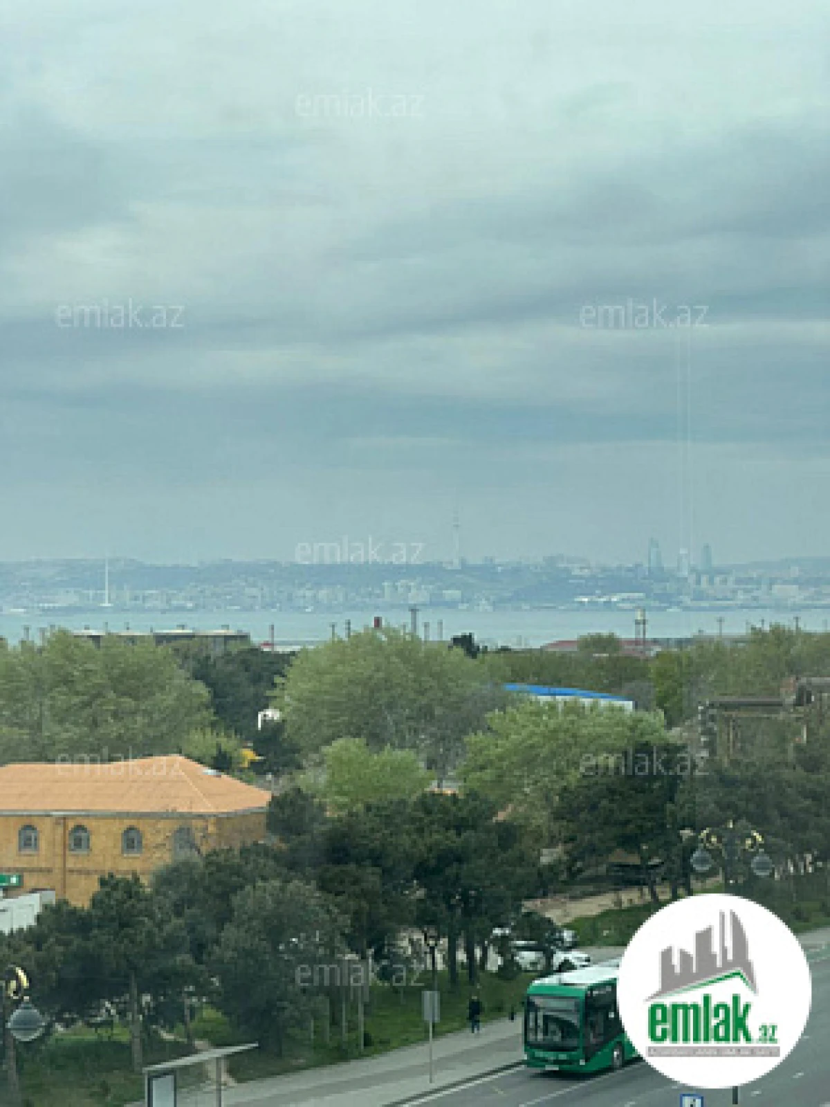 Satılır 4 otaqlı yeni tikili 200 m²