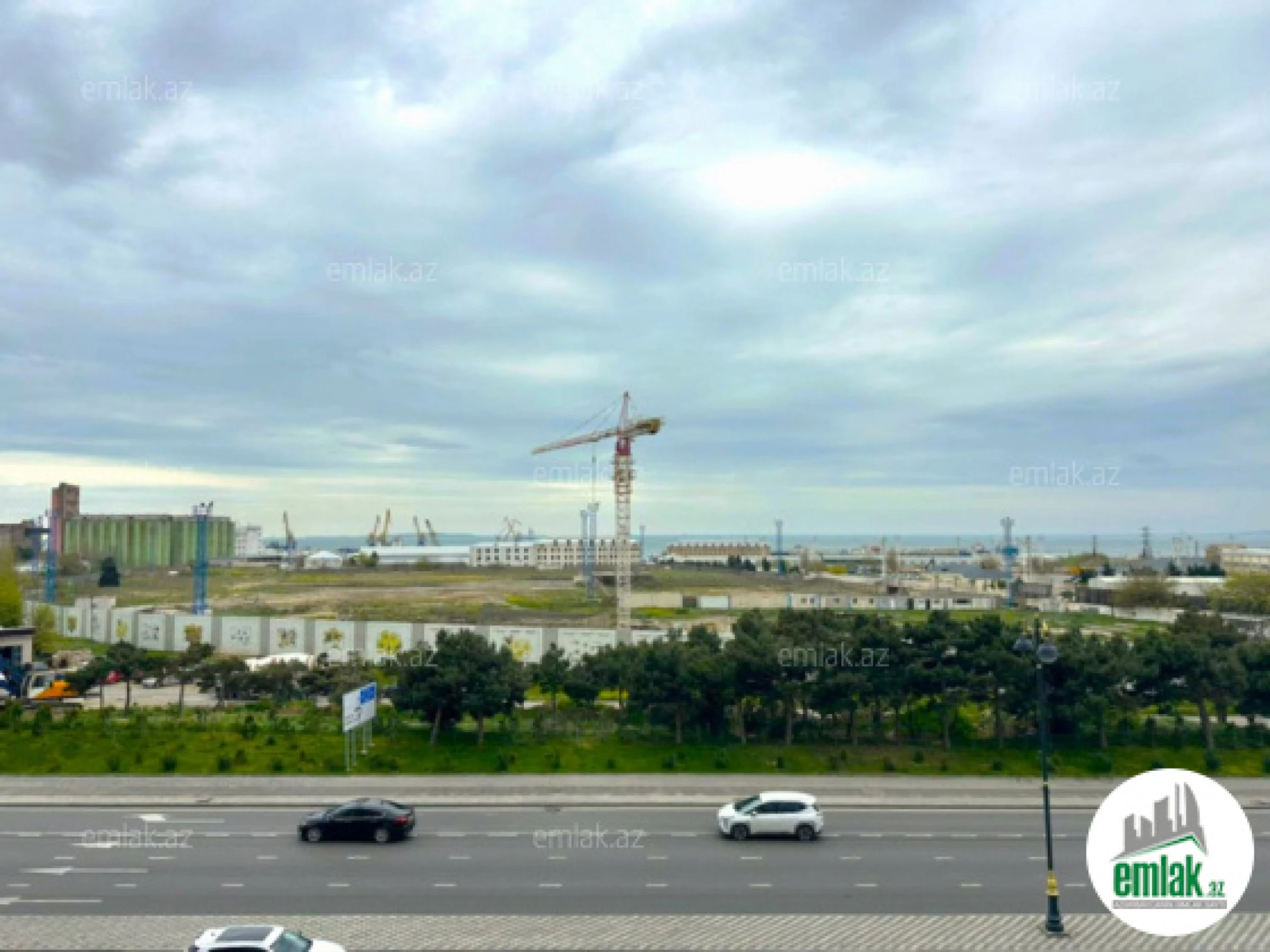 Satılır 4 otaqlı yeni tikili 200 m²