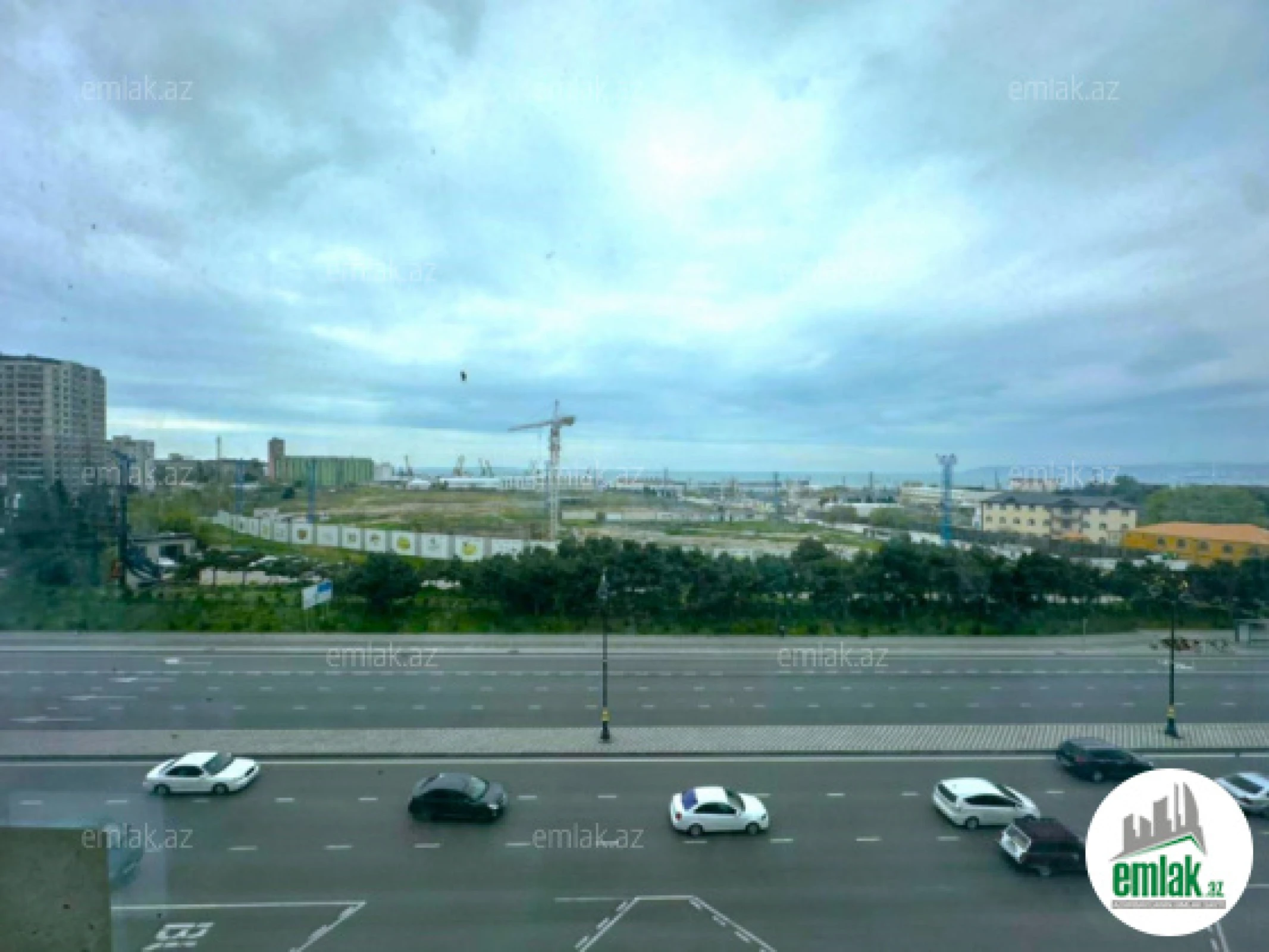 Satılır 4 otaqlı yeni tikili 200 m²