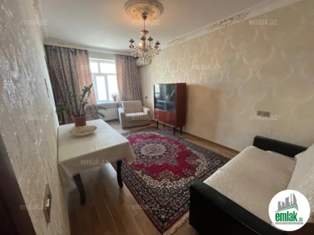Satılır 3 otaqlı köhnə tikili 90 m²