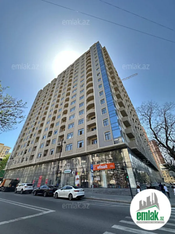 Satılır 3 otaqlı yeni tikili 130 m²