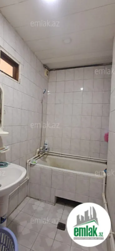 Satılır 2 otaqlı köhnə tikili 52 m²