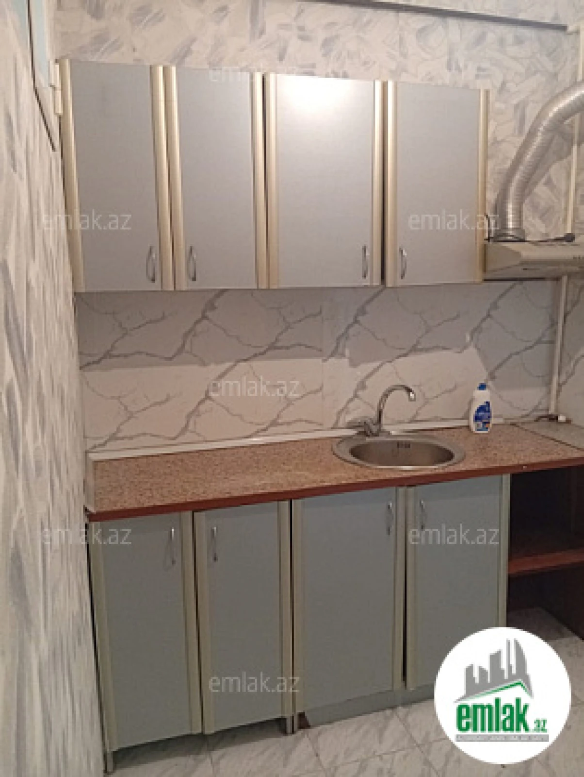 Satılır 2 otaqlı köhnə tikili 50 m²
