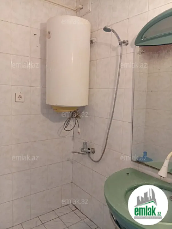 Satılır 2 otaqlı köhnə tikili 50 m²