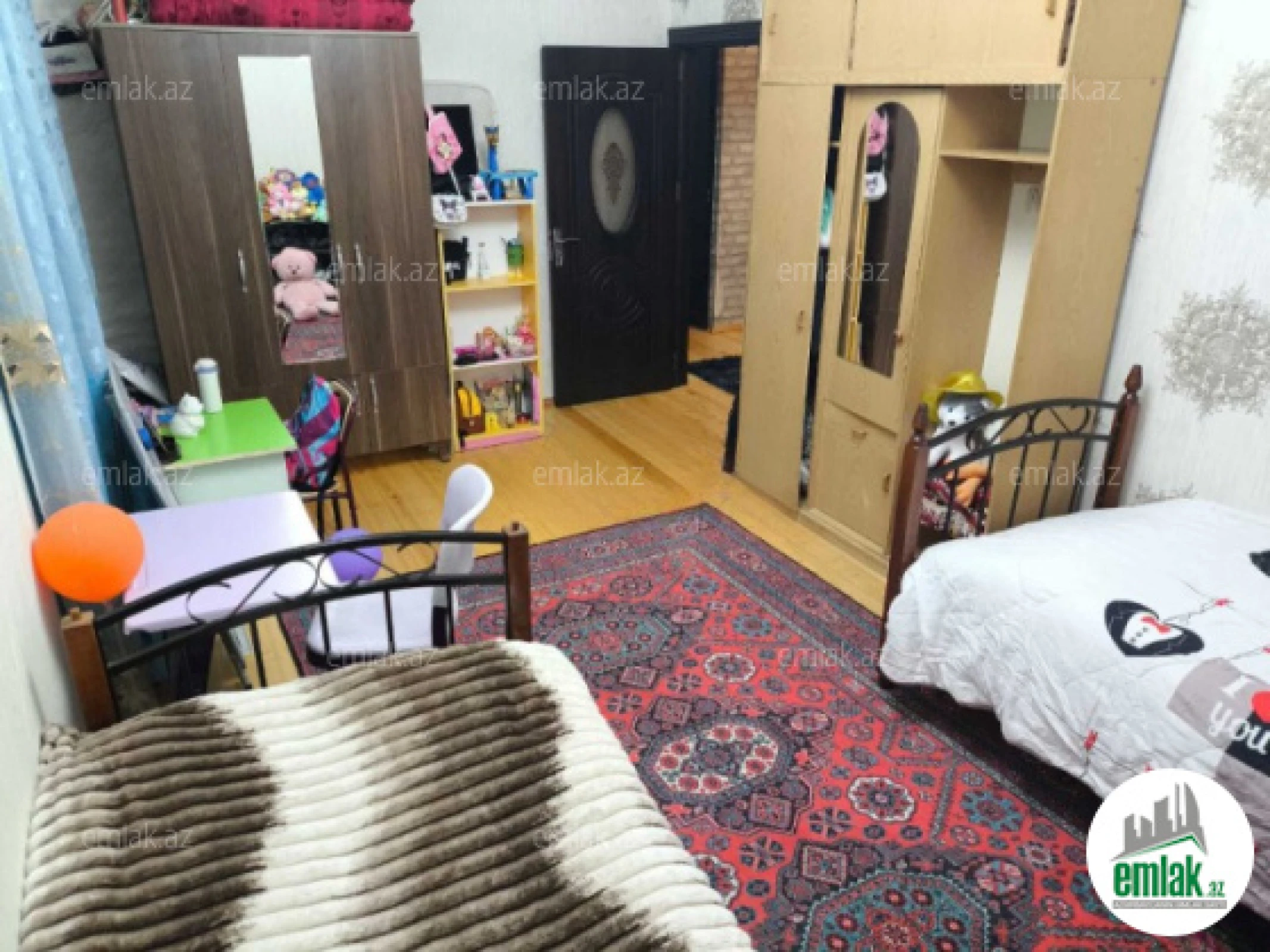 Satılır 3 otaqlı köhnə tikili 90 m²