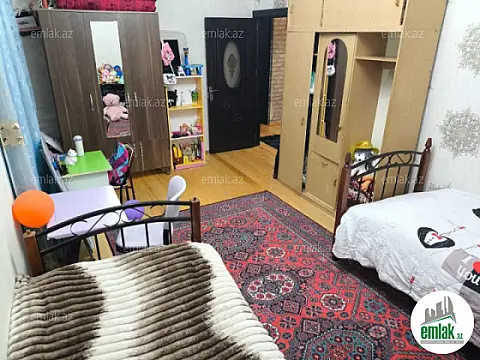 Satılır 3 otaqlı köhnə tikili 90 m²