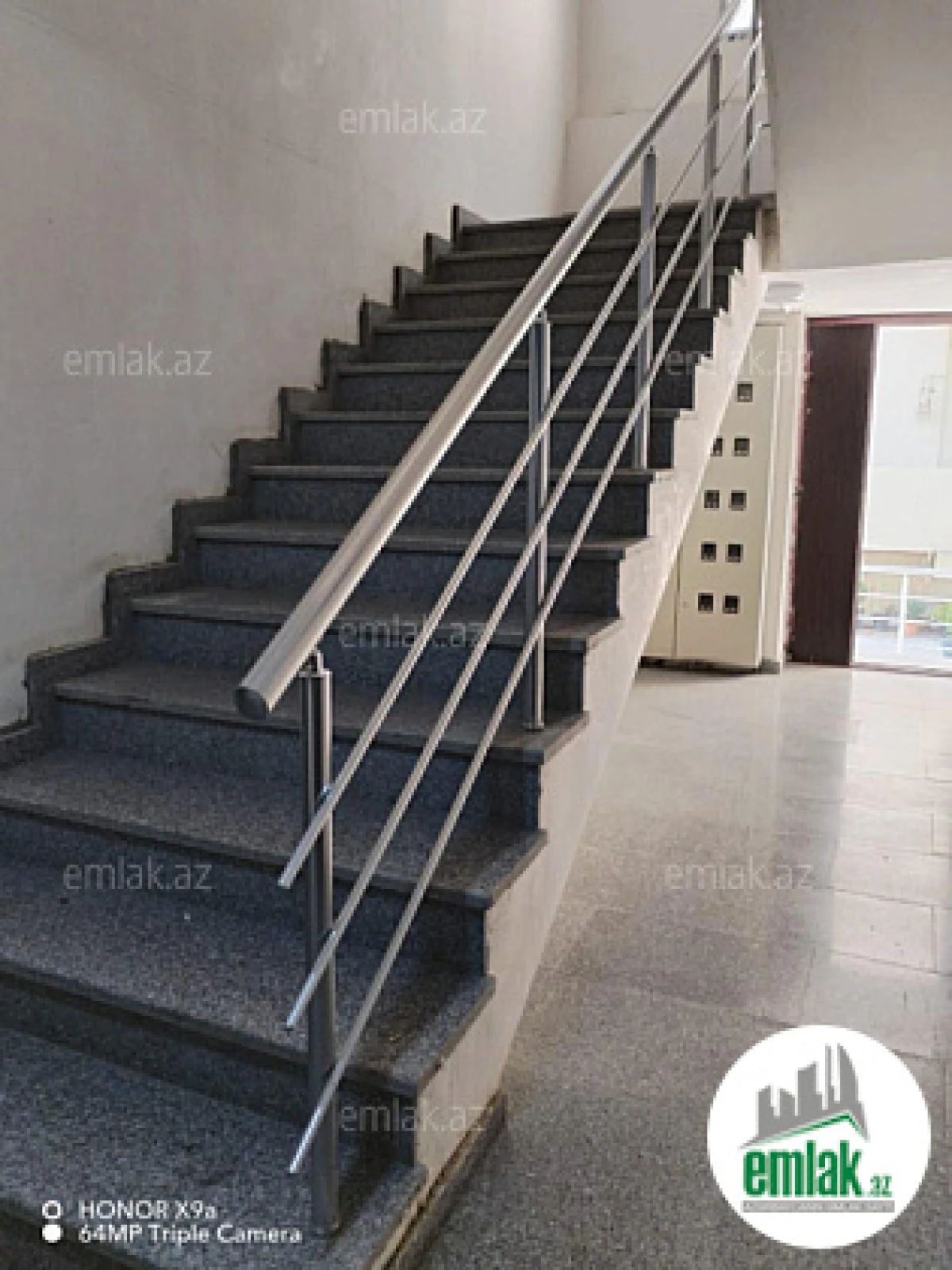 Satılır 2 otaqlı yeni tikili 60 m²