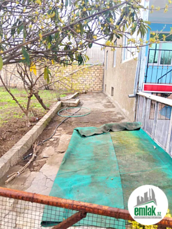 Satılır 8 otaqlı həyət evi 288 m²