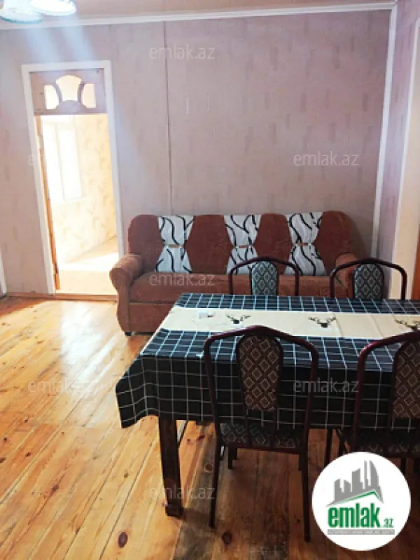 Satılır 8 otaqlı həyət evi 288 m²