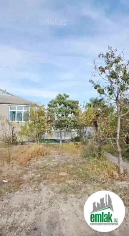 Satılır 8 otaqlı həyət evi 288 m²