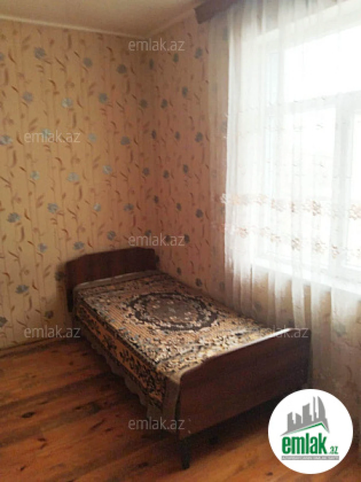 Satılır 8 otaqlı həyət evi 288 m²