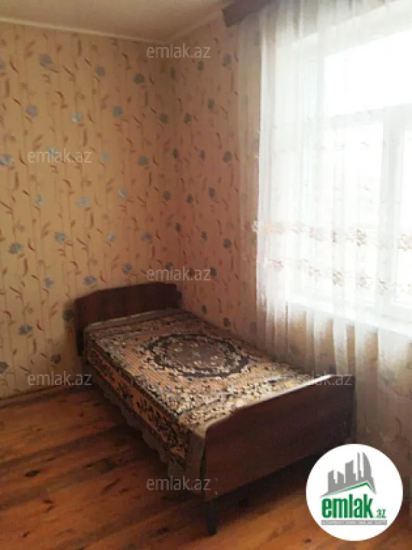 Satılır 8 otaqlı həyət evi 288 m²