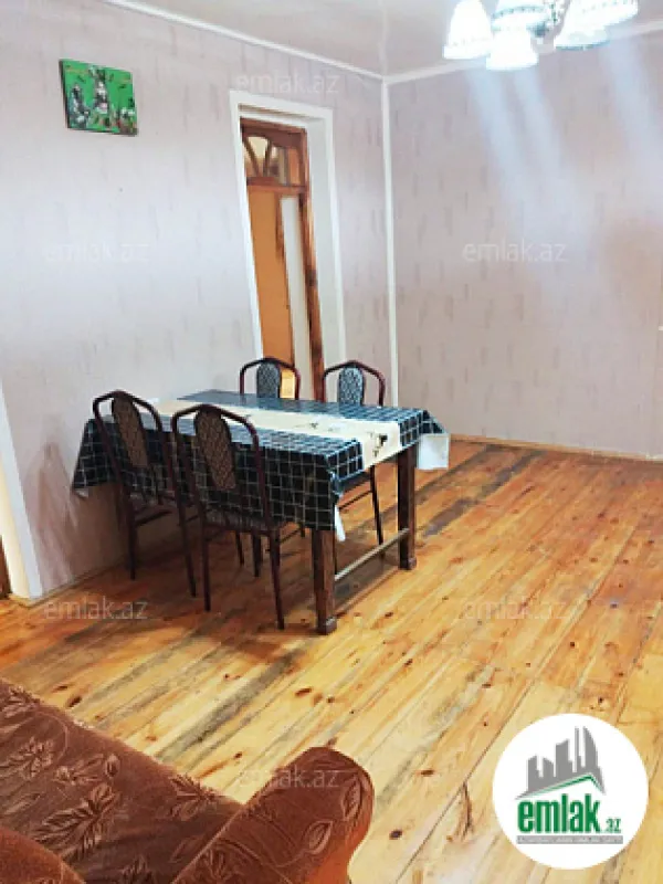 Satılır 8 otaqlı həyət evi 288 m²