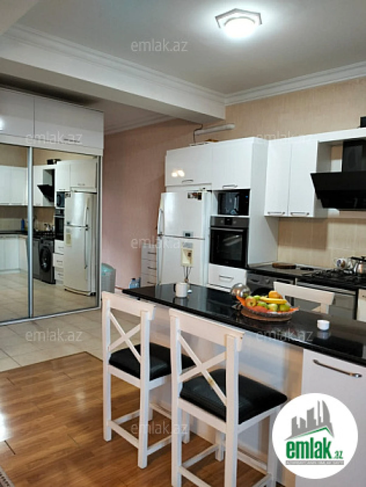 Satılır 2 otaqlı yeni tikili 75 m²