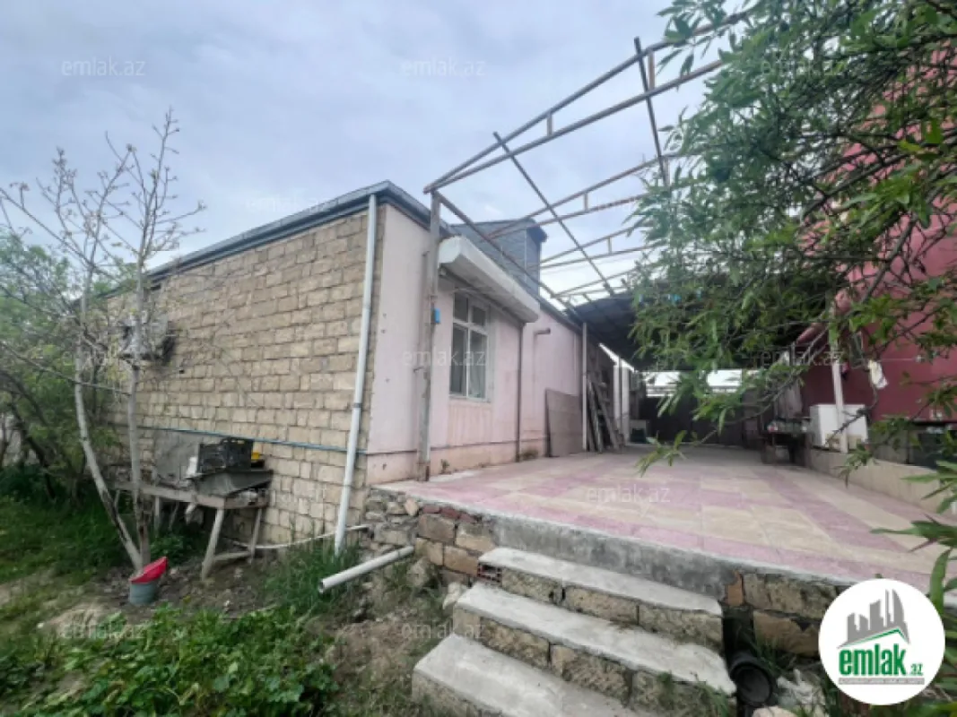 Satılır 4 otaqlı həyət evi 140 m²