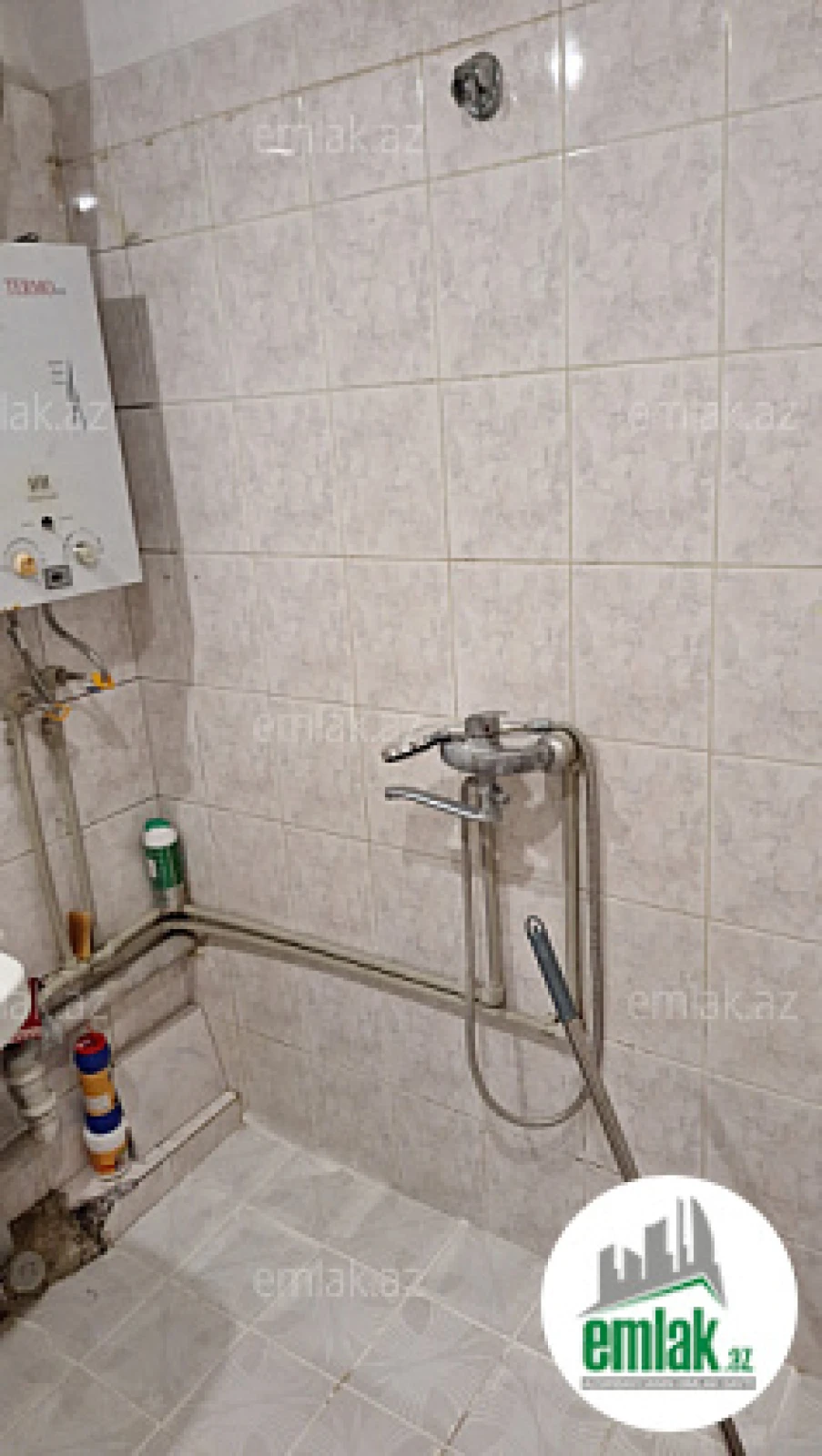 Satılır 2 otaqlı köhnə tikili 55 m²