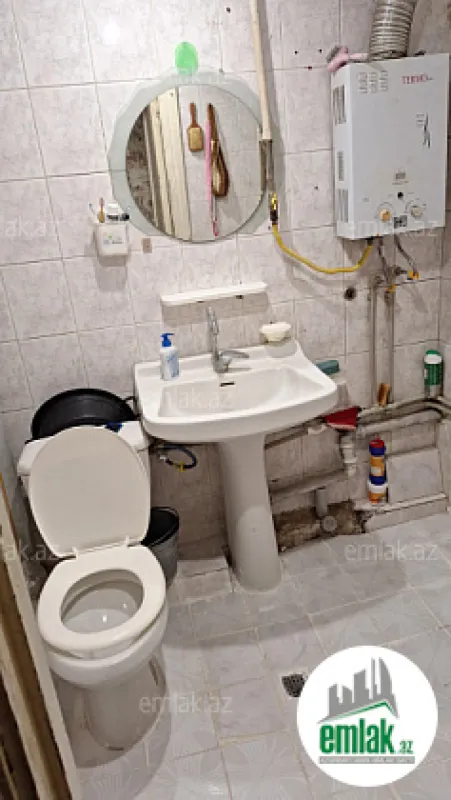 Satılır 2 otaqlı köhnə tikili 55 m²