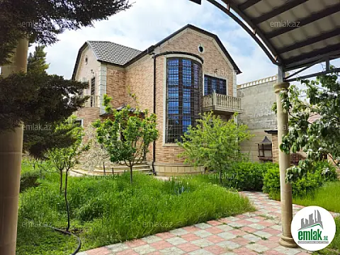 Satılır 5 otaqlı həyət evi 200 m²
