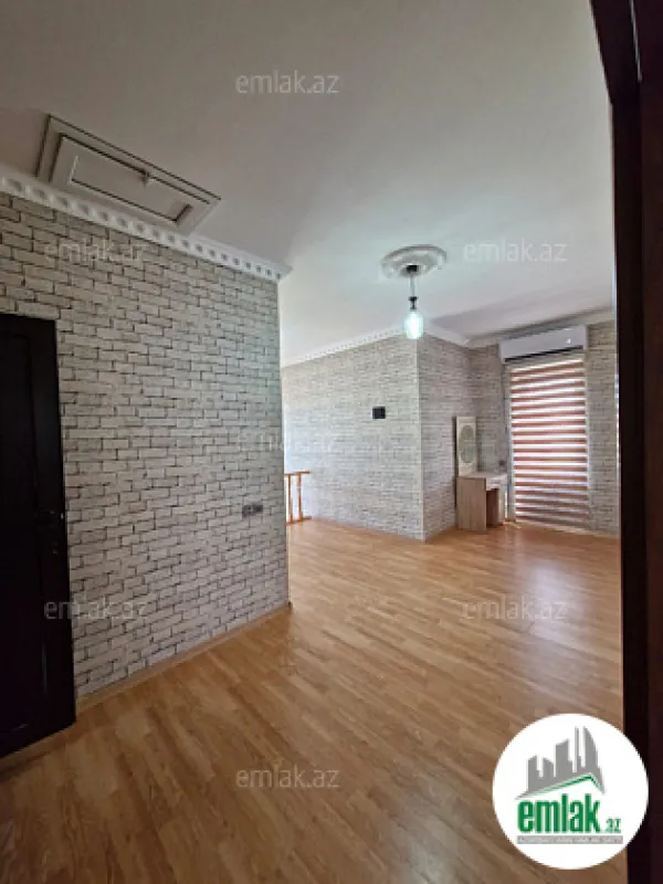 Satılır 5 otaqlı həyət evi 200 m²