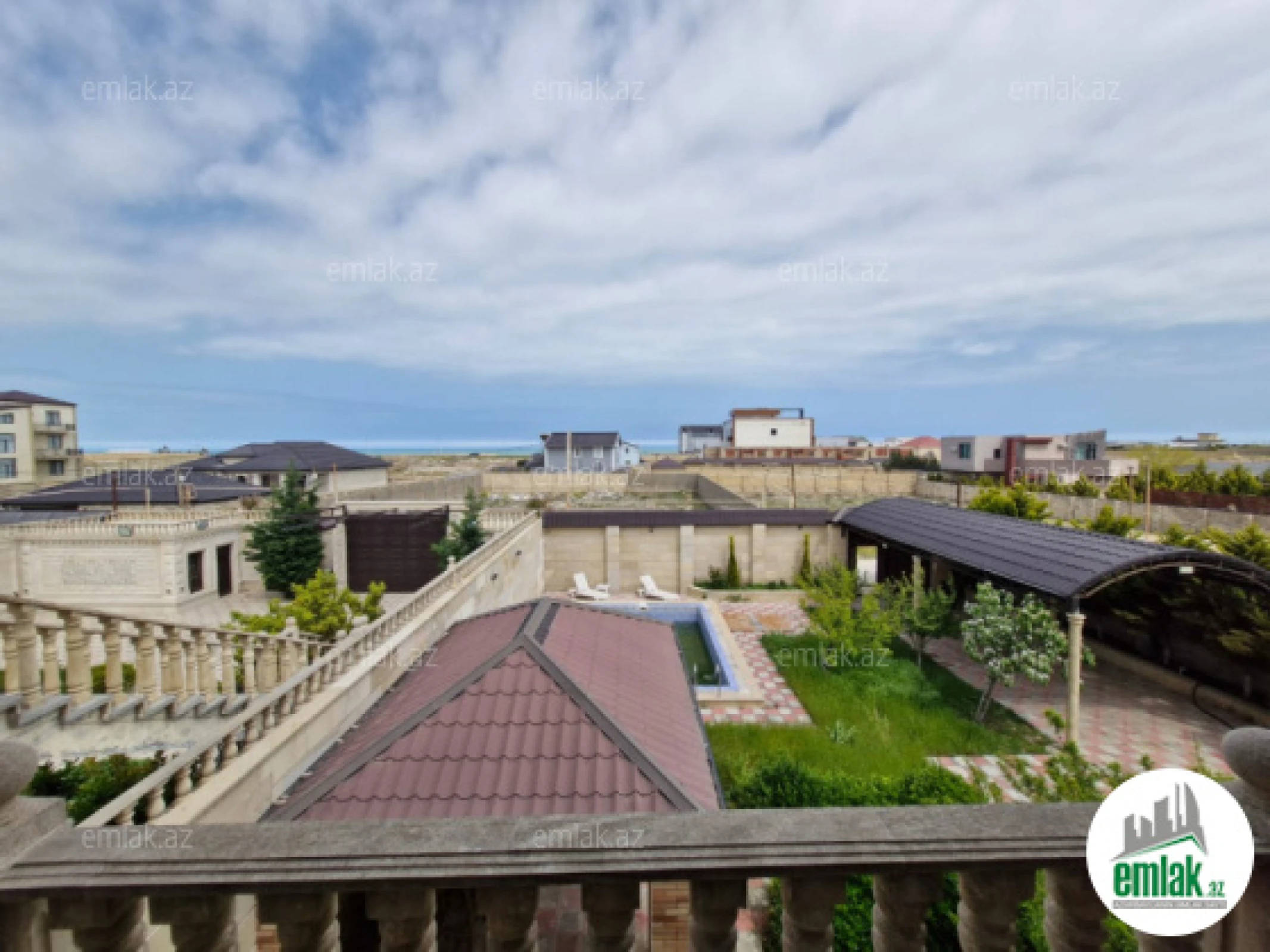 Satılır 5 otaqlı həyət evi 200 m²
