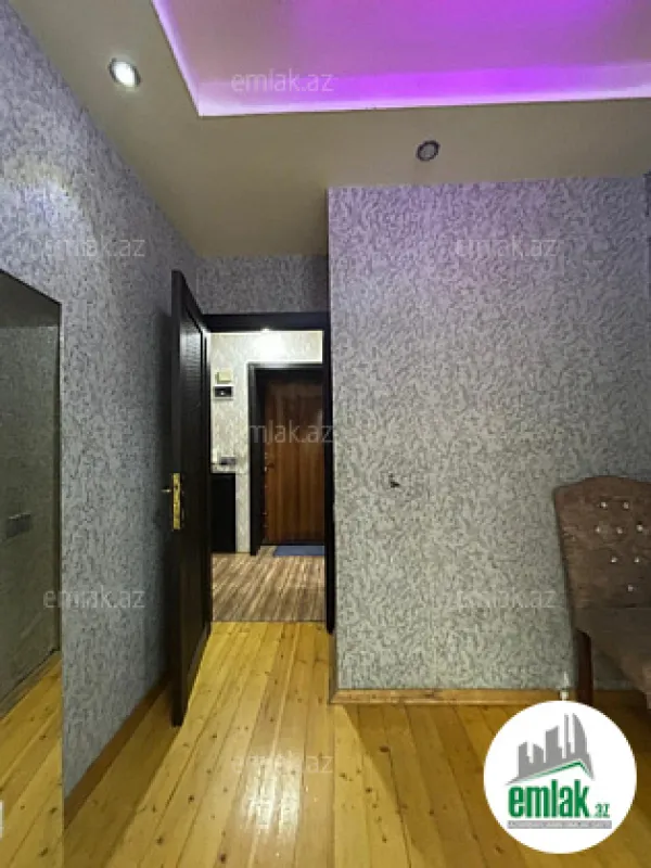Satılır 3 otaqlı köhnə tikili 80 m²