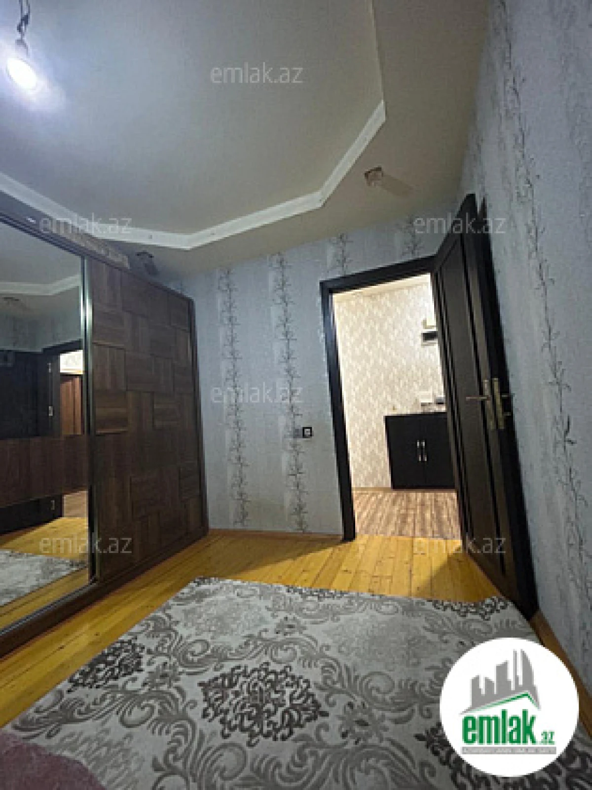Satılır 3 otaqlı köhnə tikili 80 m²