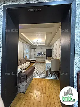Satılır 3 otaqlı köhnə tikili 80 m²