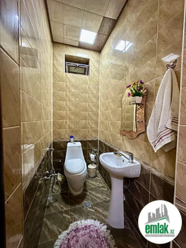 Satılır 6 otaqlı həyət evi 180 m²