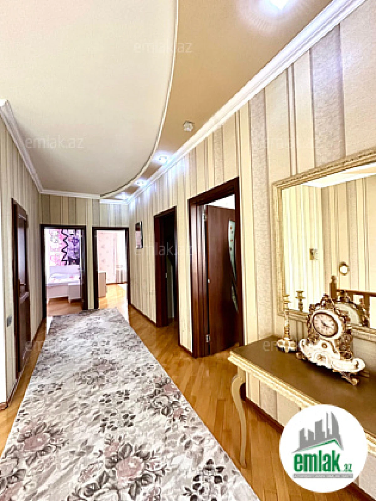 Satılır 6 otaqlı həyət evi 180 m²