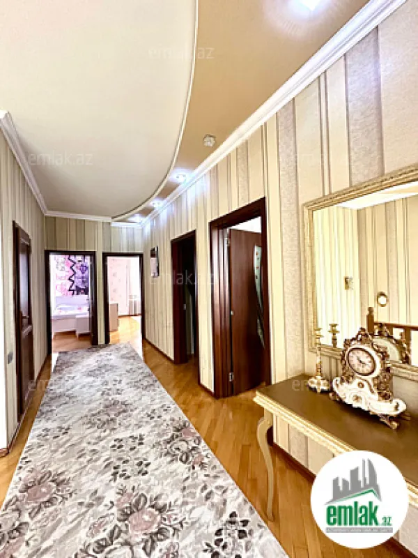 Satılır 6 otaqlı həyət evi 180 m²