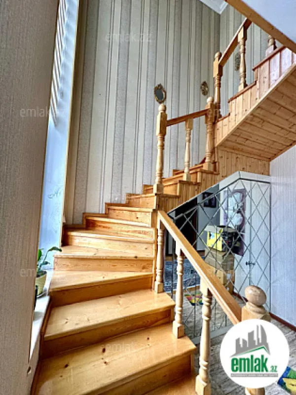 Satılır 6 otaqlı həyət evi 180 m²