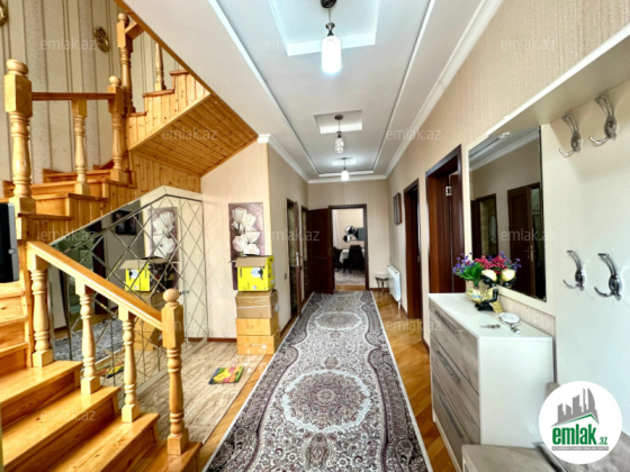 Satılır 6 otaqlı həyət evi 180 m²