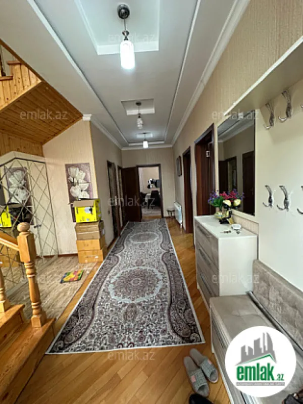 Satılır 6 otaqlı həyət evi 180 m²