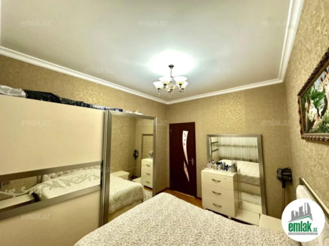 Satılır 6 otaqlı həyət evi 180 m²