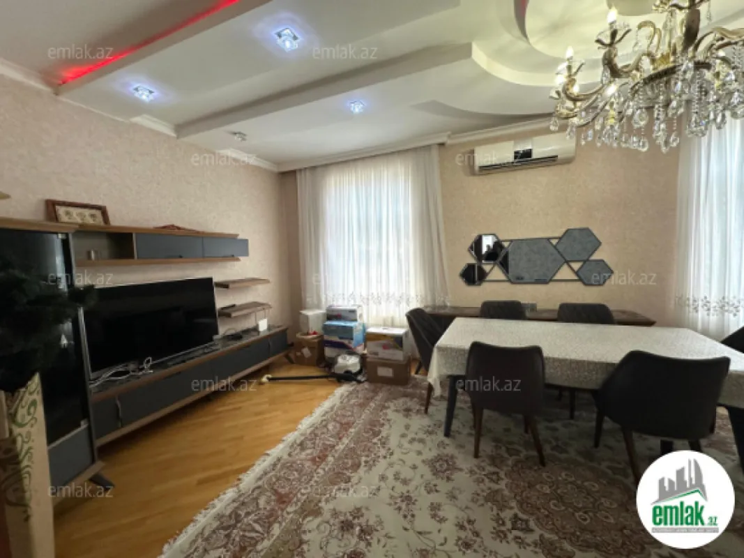 Satılır 6 otaqlı həyət evi 180 m²