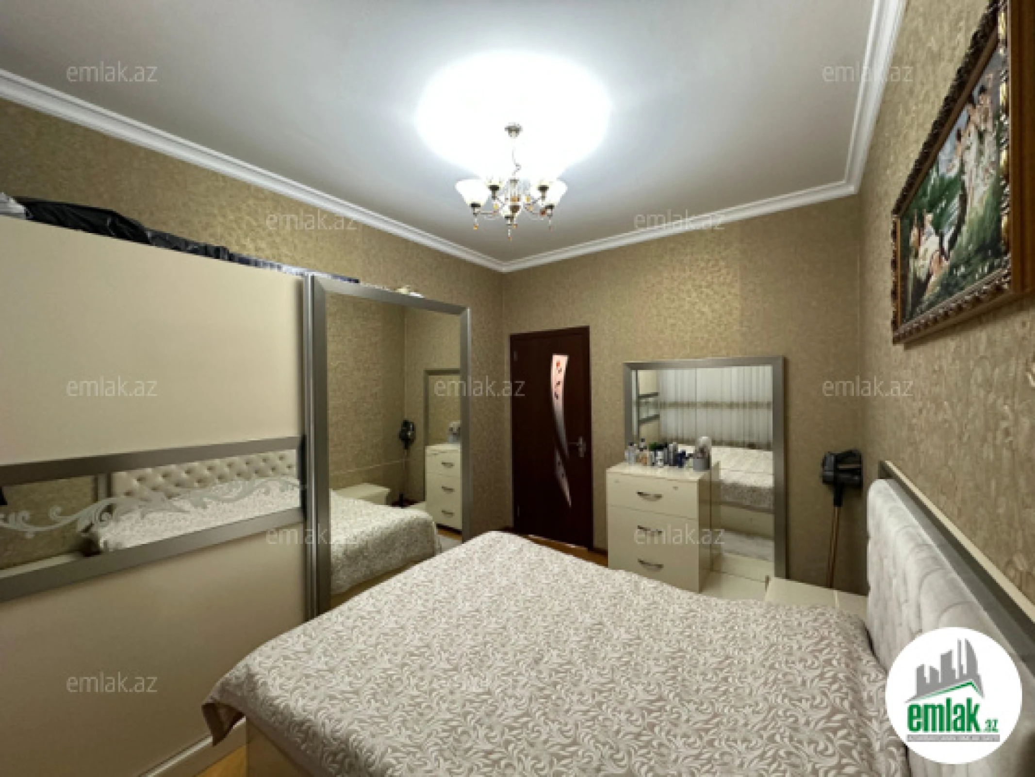 Satılır 6 otaqlı həyət evi 180 m²
