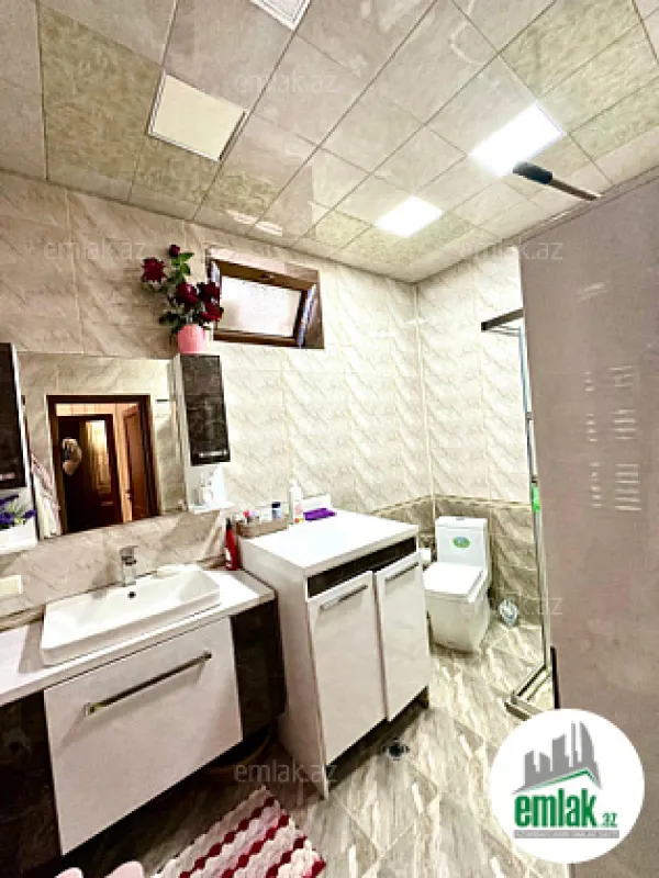 Satılır 6 otaqlı həyət evi 180 m²