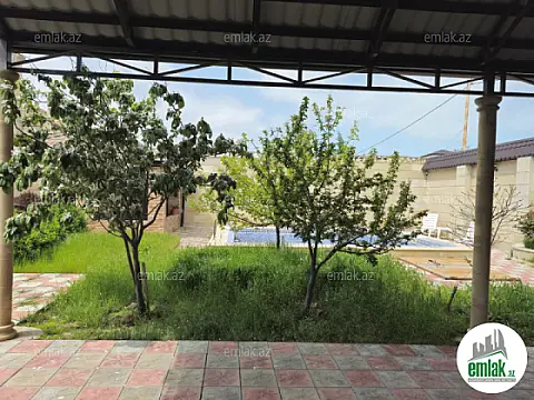 Satılır 5 otaqlı həyət evi 200 m²