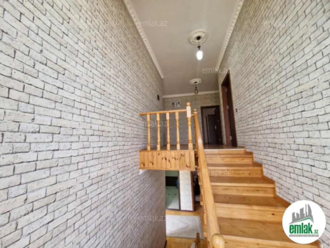 Satılır 5 otaqlı həyət evi 200 m²