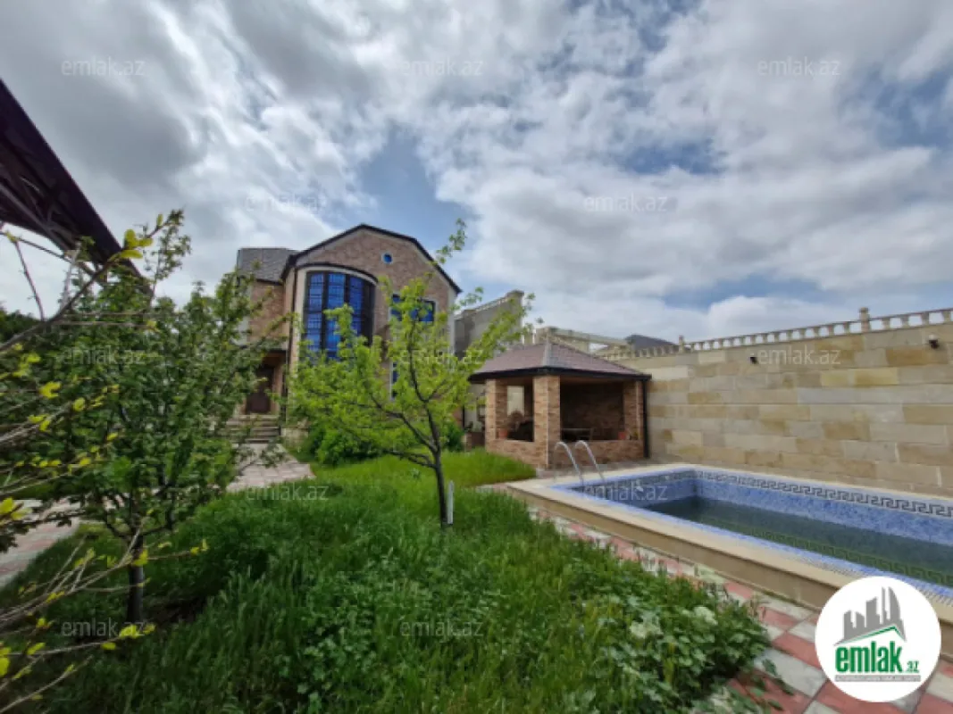 Satılır 5 otaqlı həyət evi 200 m²