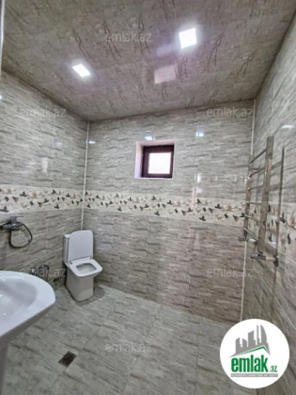 Satılır 5 otaqlı həyət evi 200 m²