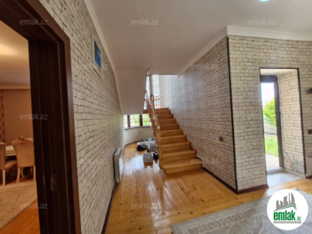 Satılır 5 otaqlı həyət evi 200 m²