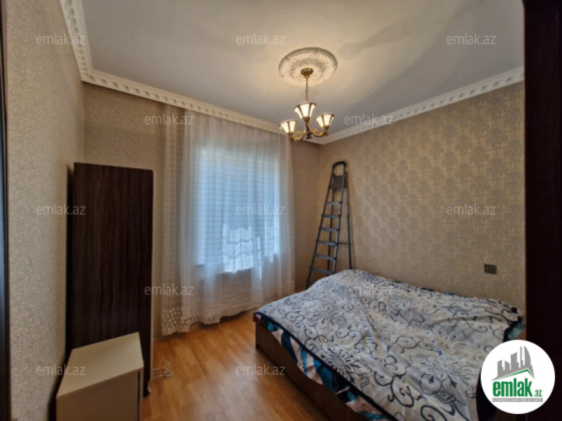 Satılır 5 otaqlı həyət evi 200 m²