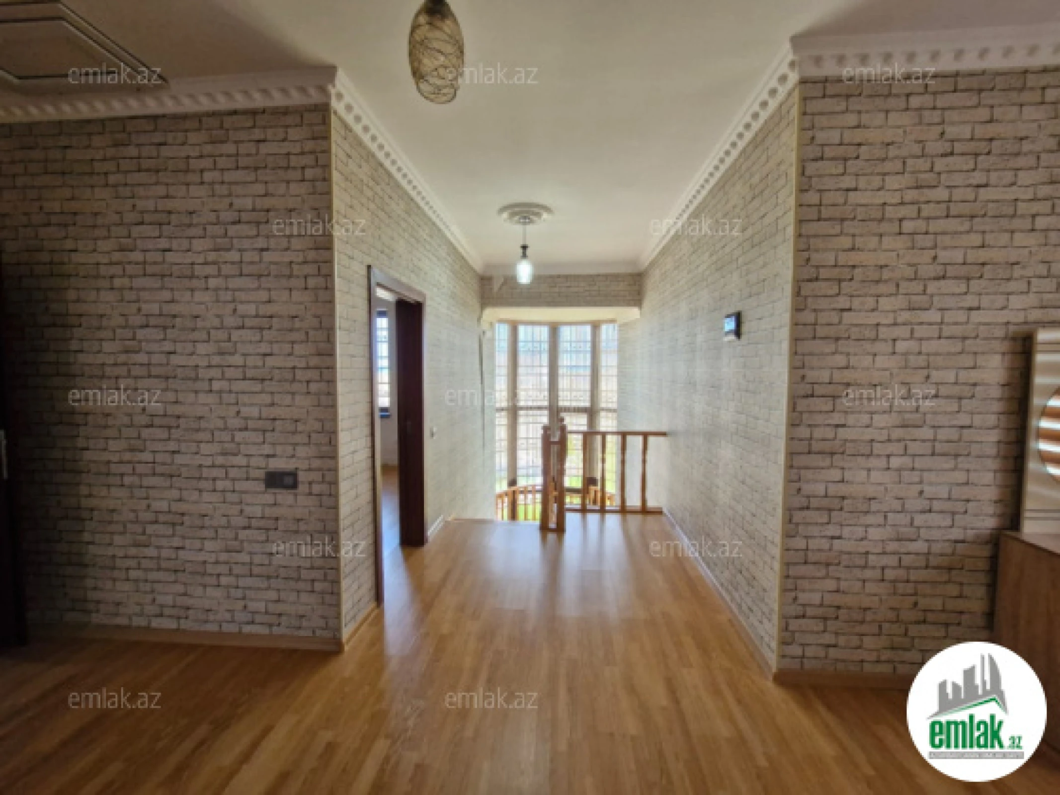 Satılır 5 otaqlı həyət evi 200 m²